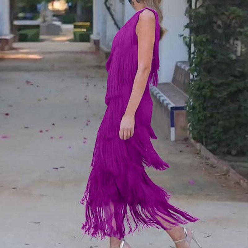 Nicola – Kleid mit diagonellem Kragen und mehrlagigem Fransen-Stitching-Design
