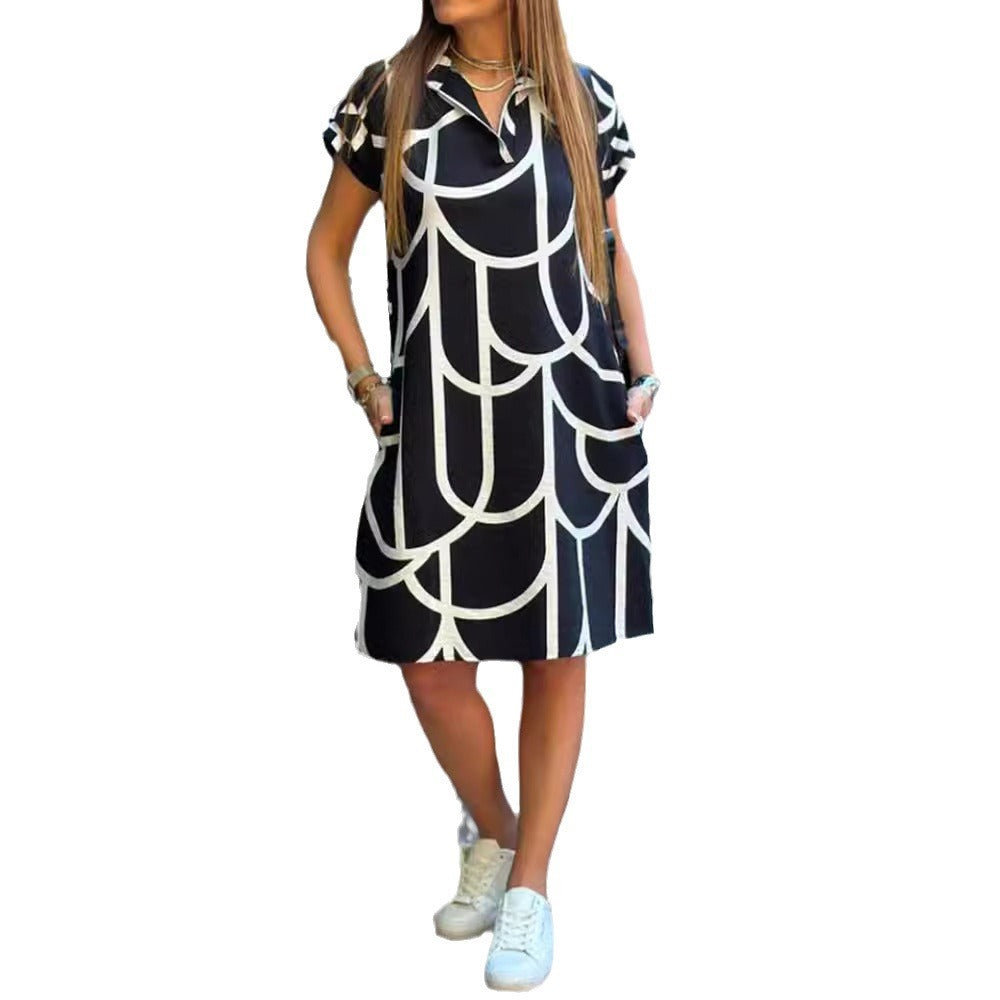 Angela – Bedrucktes V-Ausschnitt-Kleid mit kurzen Ärmeln