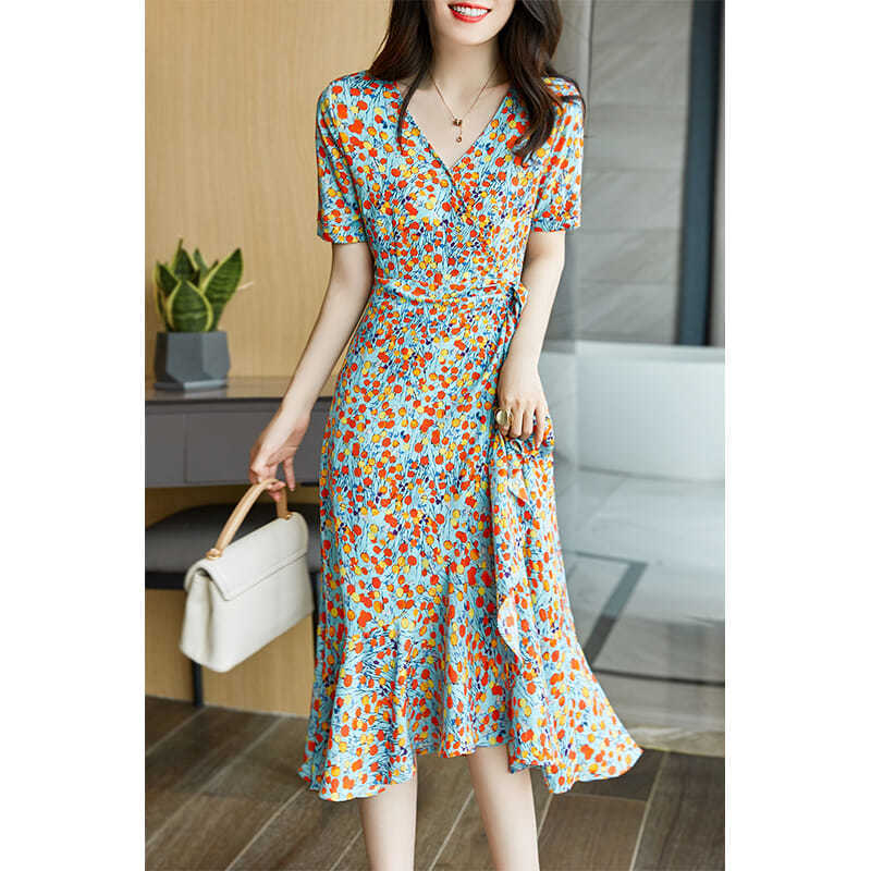 Sandra – Elegantes Blumenkleid mit französischem Flair