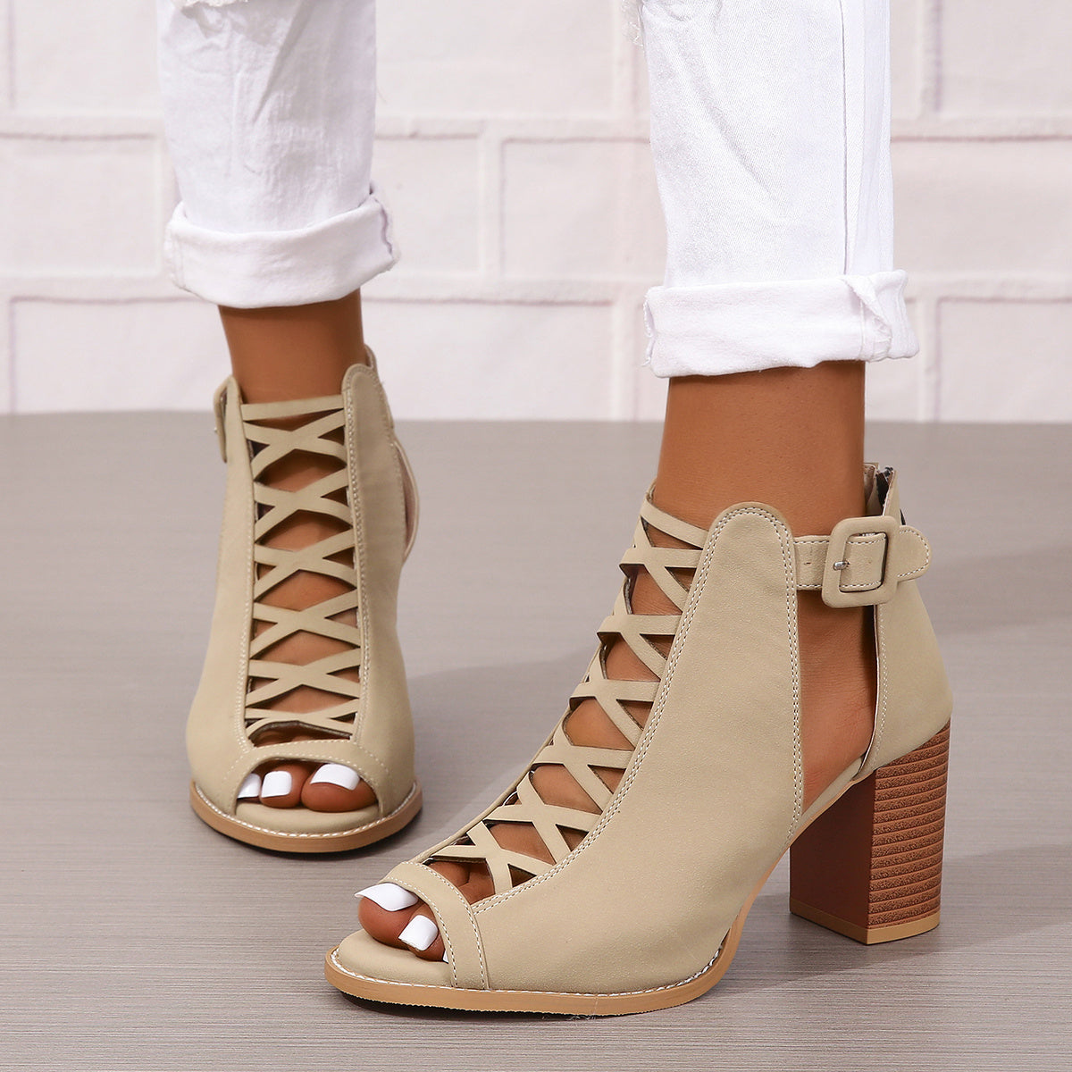 Andrea – Hohe Absatzsandalen mit runder Zehenpartie und Schnalle