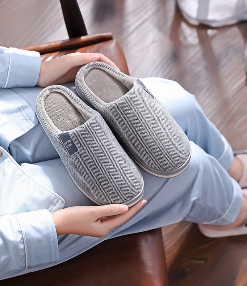 Herren Pantoffeln – Komfortable Hausschuhe mit Antirutschsohle, Stilvolle Slip-On Slipper für Zuhause