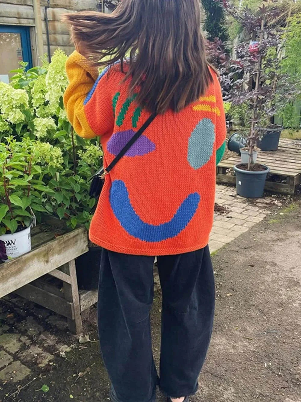Damen Strickpullover mit abstraktem Gesichtsmotiv – Gemütlicher Wochenend- und Freizeit-Look