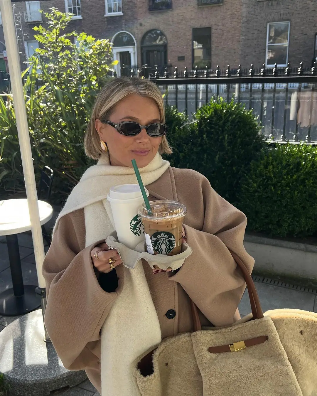 Damen Oversize Mantel im Boxy-Fit – Trendiger Herbst- und Winter-Look für stilbewusste City-Outfits