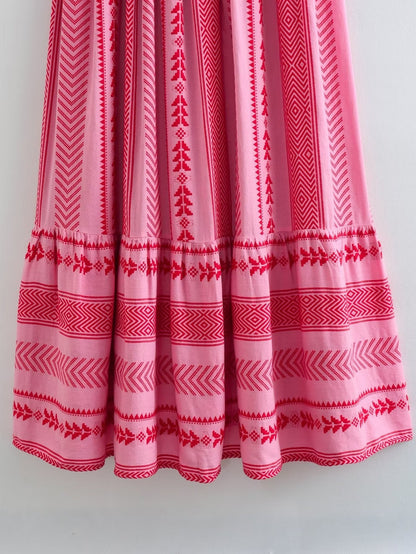 Lucy – Langes gehäkeltes Kleid mit U-Ausschnitt und Spaghetti-Trägern