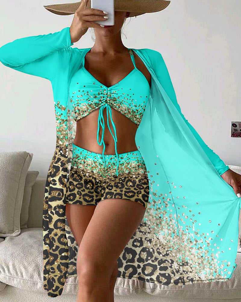 Caroline – Dreiteiliges Set mit Mesh-Oberbekleidung und buntem Bikini