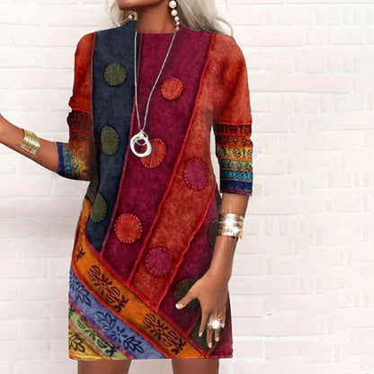 Anne – Figurbetontes Kleid mit geometrischem Muster und langen Ärmeln