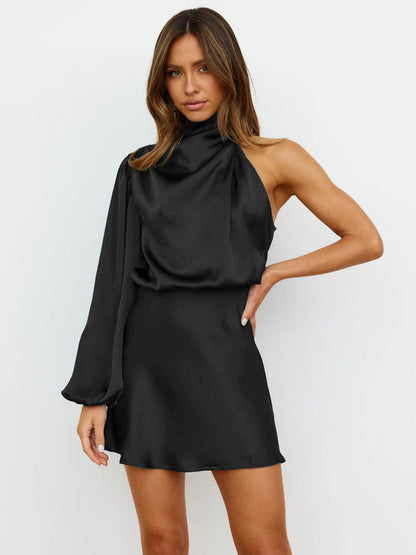 Shannon – Elegantes Satin-Ein-Schulter-Kleid mit langen Ärmeln