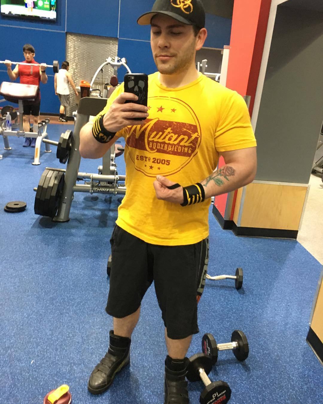 Desmond – Enges Kurzarm-T-Shirt für Herren im Fitnessbereich