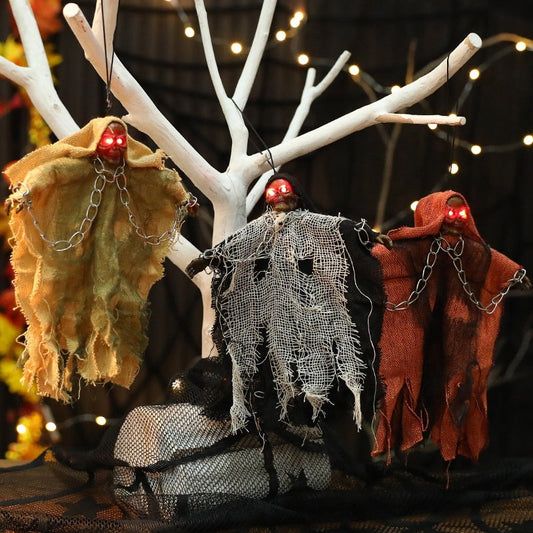 Halloween Hängende Geister mit Leuchtenden Augen und Kette – Gruselige Dekoration für Halloween-Partys