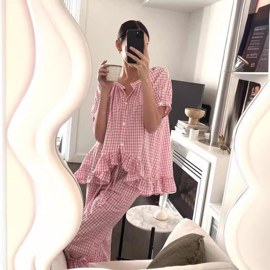 Brenda – Bequemes und lässiges Rüschenshirt mit Knöpfen und Hose