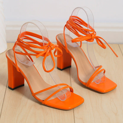 Victoria – Sommerliche Riemchensandalen mit Chunky Heel und Eckiger Spitze
