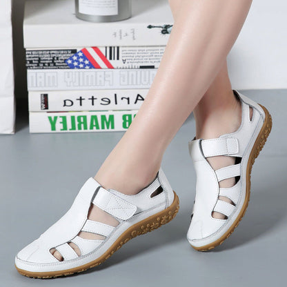 Amanda – Handgemachte Retro Weichsohlenschuhe aus veganem Leder mit Klettverschluss
