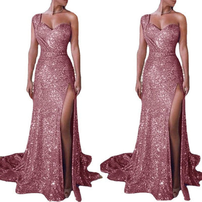 Ruby – Einseitiges ärmelloses glänzendes Split-Kleid