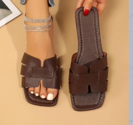 Adele – Flache Sandalen mit eckiger Spitze für Damen
