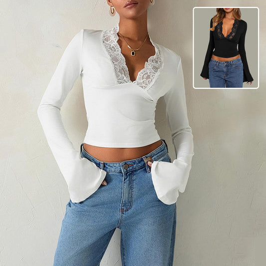 Danielle – Schmal geschnittenes V-Ausschnitt Spitzen-T-Shirt mit Trompetenärmeln