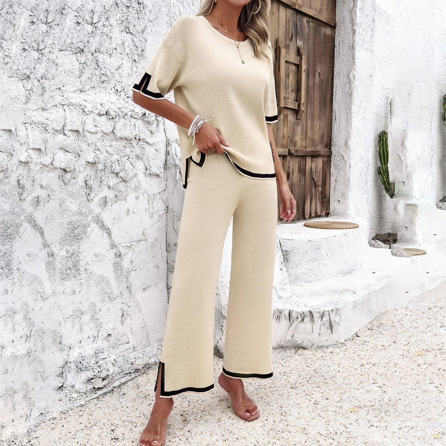 Shirley – Gestreiftes Strickensemble für Damen mit kurzem Ärmel und lockerer, gerader Hose