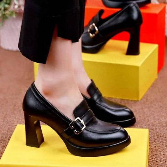 Kathleen – Modische Schuhe mit dickem Absatz und tiefem Ausschnitt aus veganem Leder