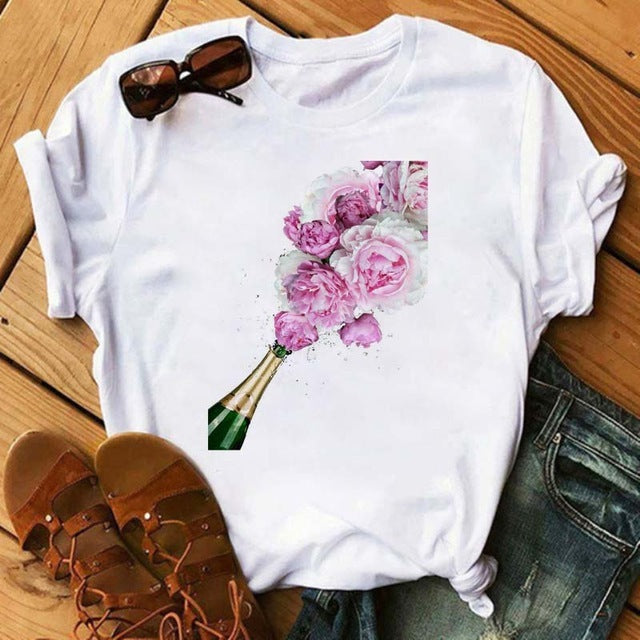 Imogen – Kawaii T-Shirt mit Roségold-Weinglas