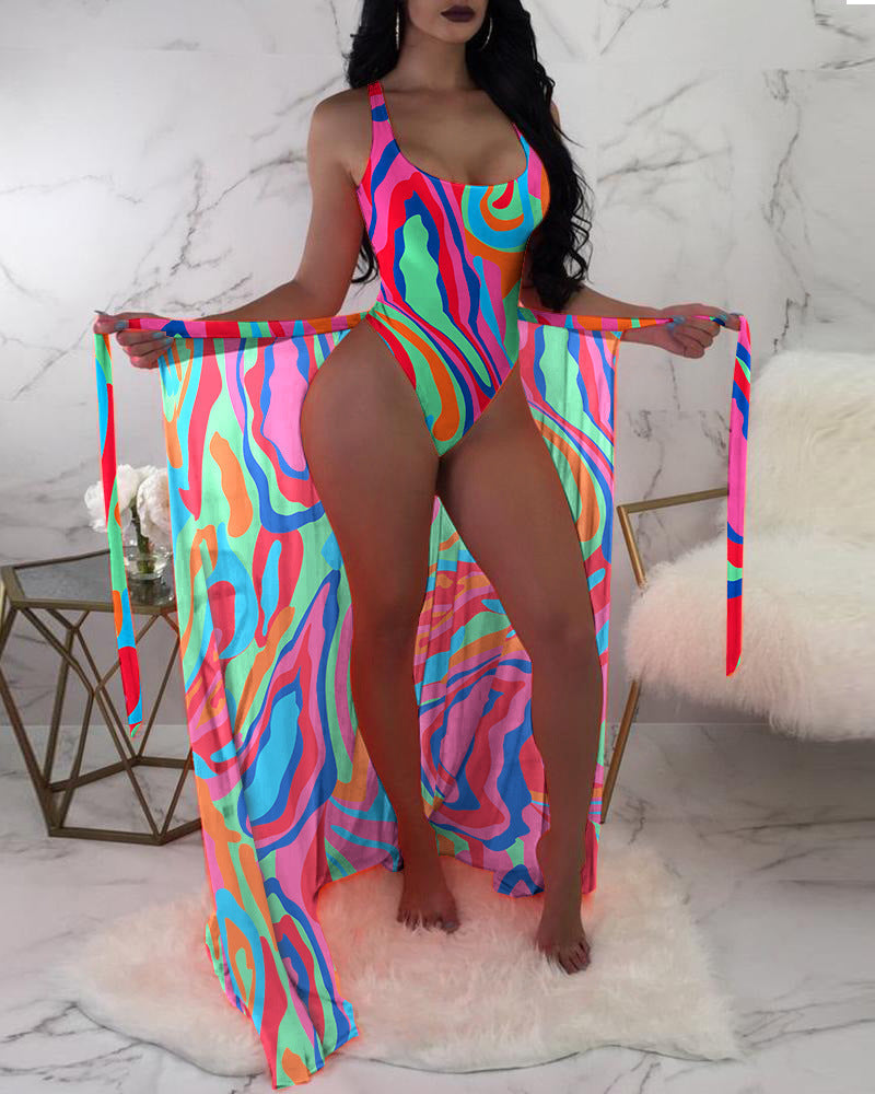 Caroline – Dreiteiliges Set mit Mesh-Oberbekleidung und buntem Bikini