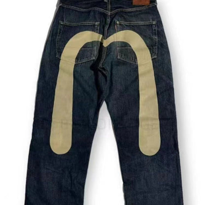 Ruth – Lockere Damenjeans mit klassischem Druck
