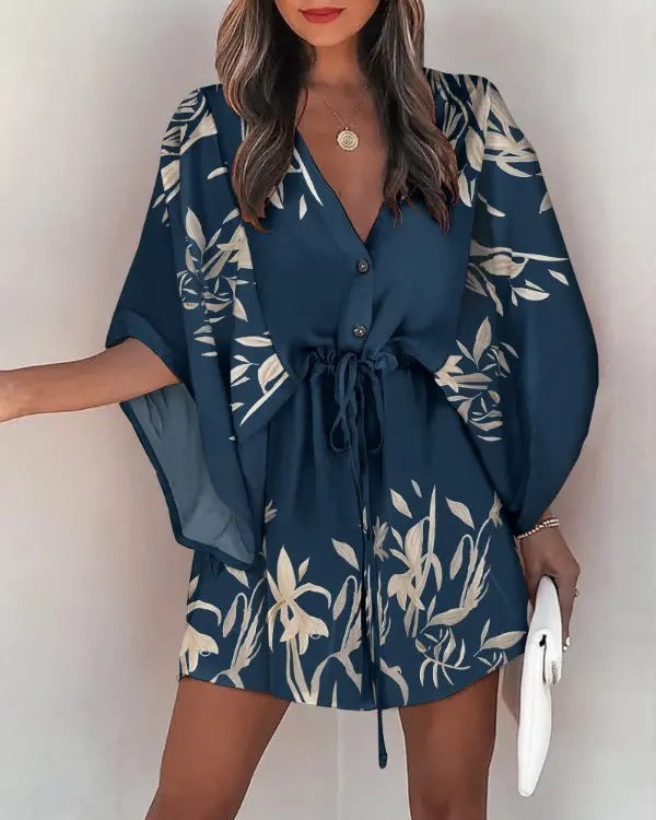 Kelly – V-Ausschnitt gebundenes Strandkleid mit Druck