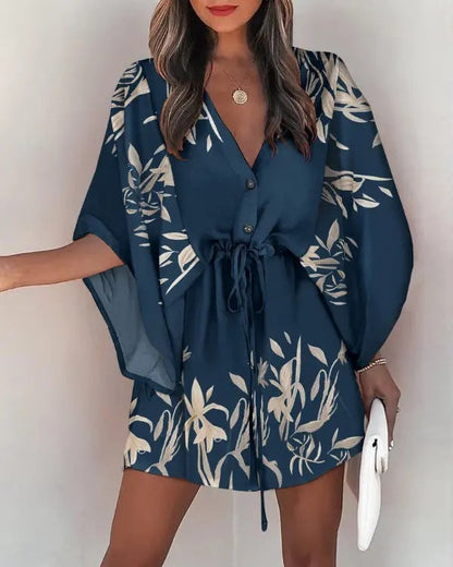 Kelly – V-Ausschnitt gebundenes Strandkleid mit Druck