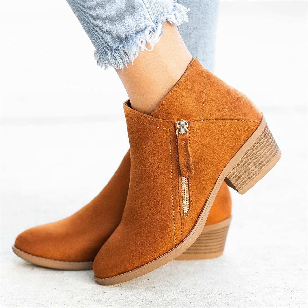 Jennifer – Chunky Heel Stiefel aus veganem Wildleder mit seitlichem Reißverschluss