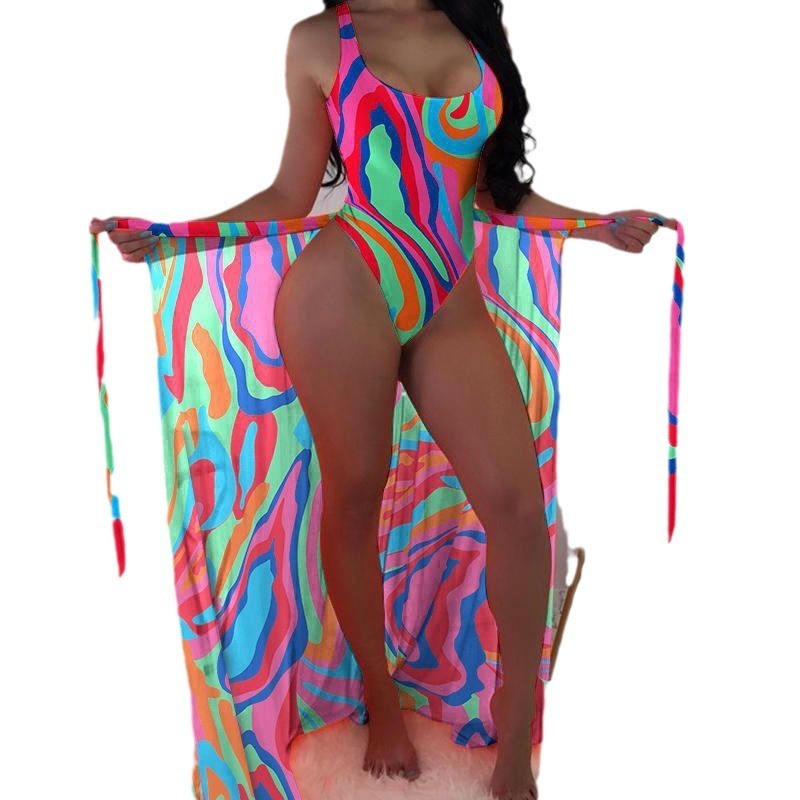 Caroline – Dreiteiliges Set mit Mesh-Oberbekleidung und buntem Bikini