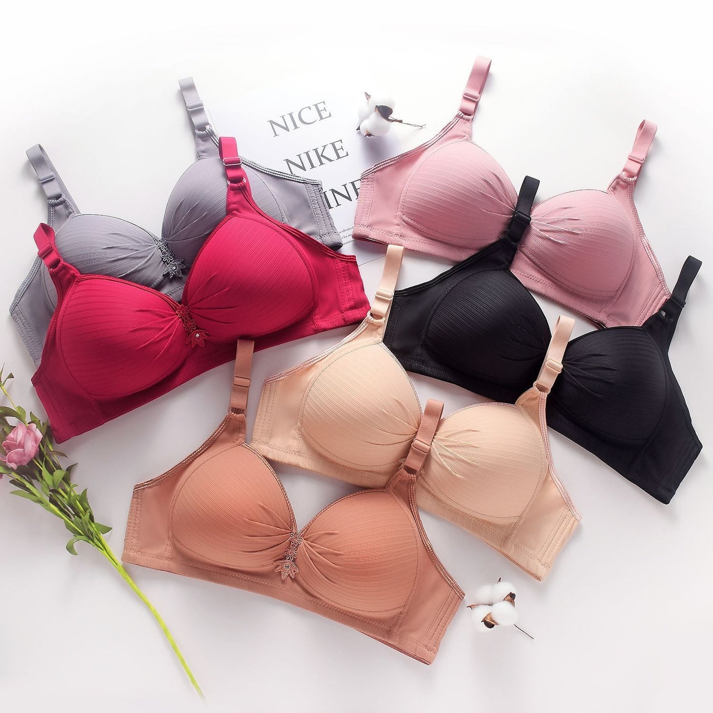 Abigail – Dreireihiger Damen-BH mit dünnem Formbecher