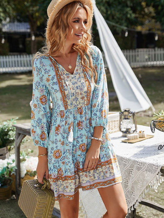 Sharon – Boho-Kleid mit Fransen und V-Ausschnitt