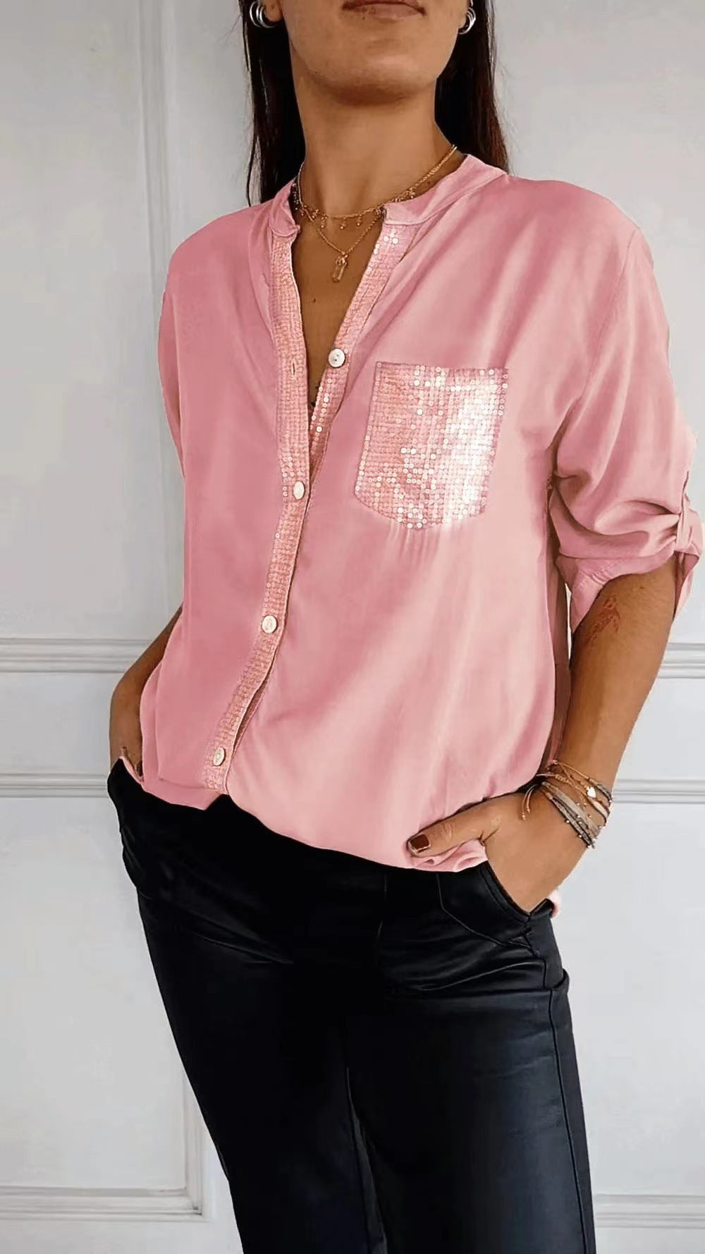 Carol – Lässiges Button-Down Langarmshirt mit Pailletten-Taschen Design