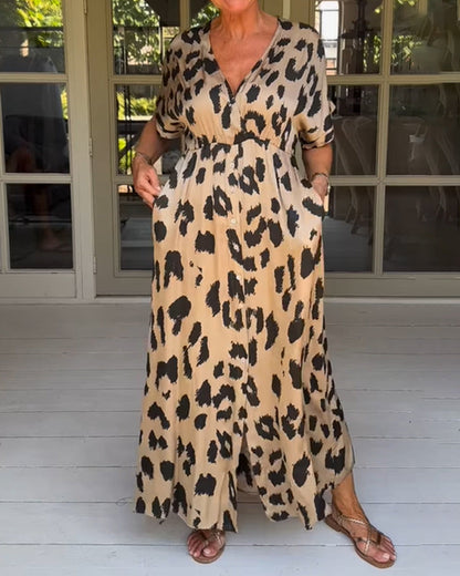 Adele – Lässiges Leopardenmuster-Kleid mit Schlitz