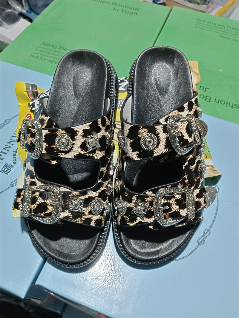 Wendy – Modische Plus-Size Python Leopard Nieten Slipper
