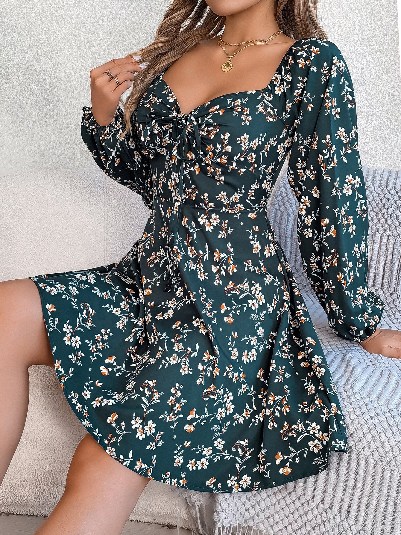 Wendy – Blumendruck Kleid mit Laternenärmeln und A-Linie