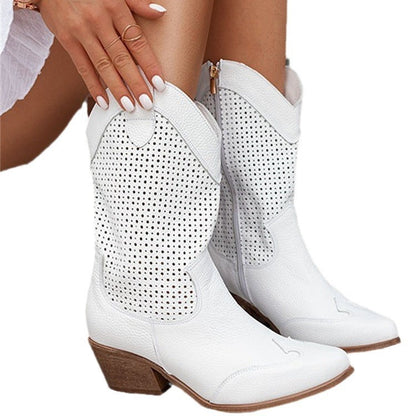 Claire – Niedrig geschnittene Stiefel aus veganem Wildleder mit mittelhohem Absatz