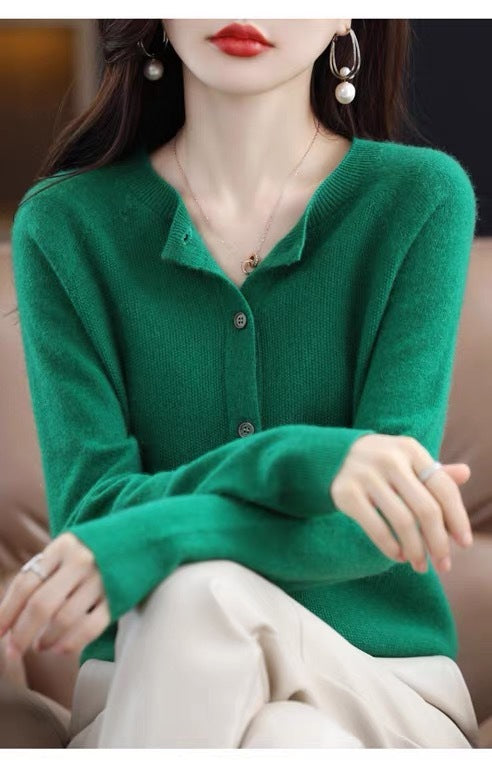 Katie – Merino Woll-Cardigan mit Rundhalsausschnitt und langen Ärmeln