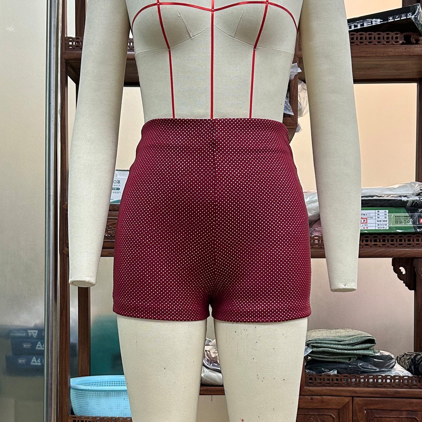 Francesca – Glänzende Shorts für Damen