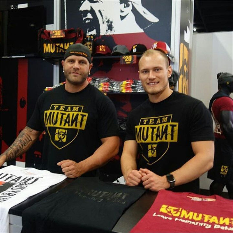 Desmond – Enges Kurzarm-T-Shirt für Herren im Fitnessbereich