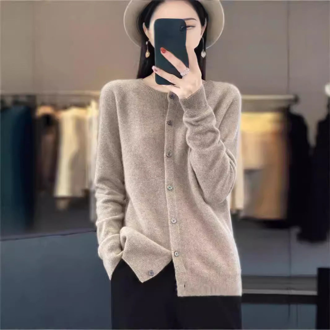 Katie – Merino Woll-Cardigan mit Rundhalsausschnitt und langen Ärmeln