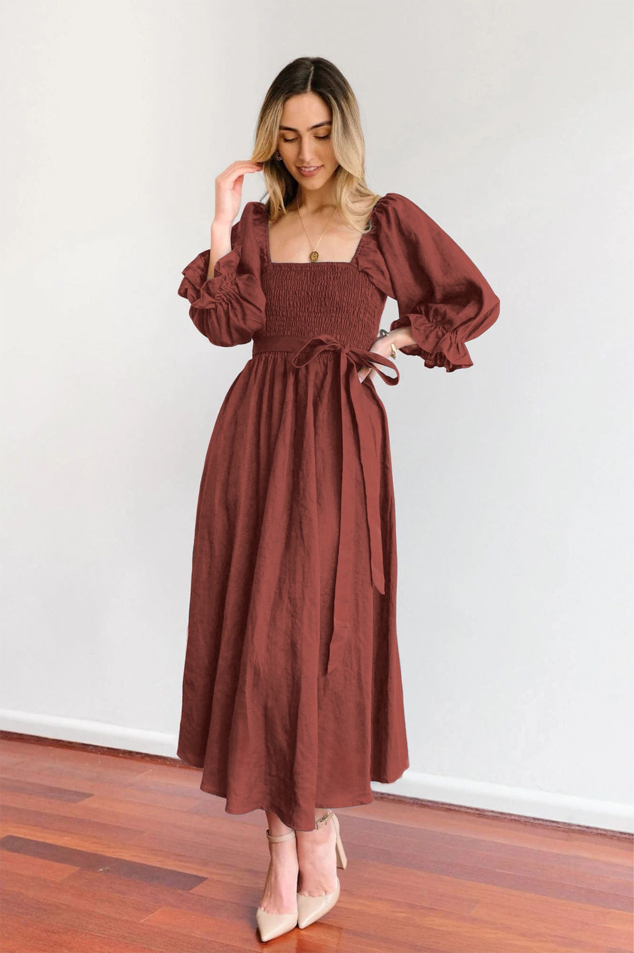 Kate – Rüschiges Damenkleid mit Kordelzug