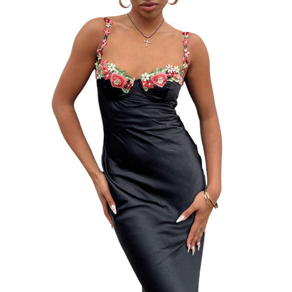 Damen Satin Maxikleid mit Blumenstickerei – Elegantes Abendkleid im Slip-Design