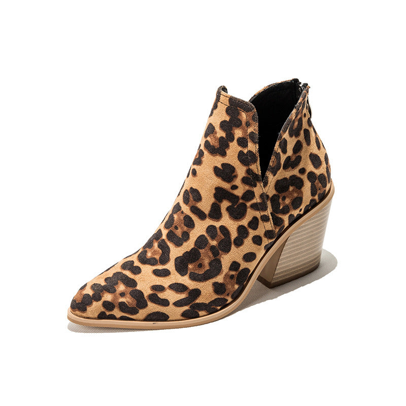 Clara – Leopardenmuster Kurzstiefel mit hohem dicken Absatz und spitzem Fuß