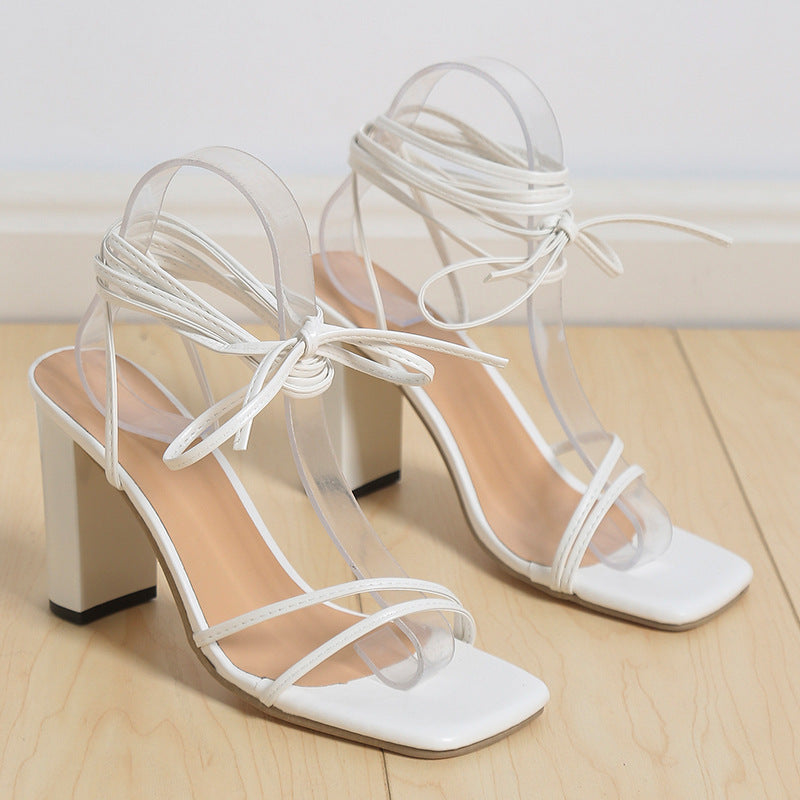 Victoria – Sommerliche Riemchensandalen mit Chunky Heel und Eckiger Spitze