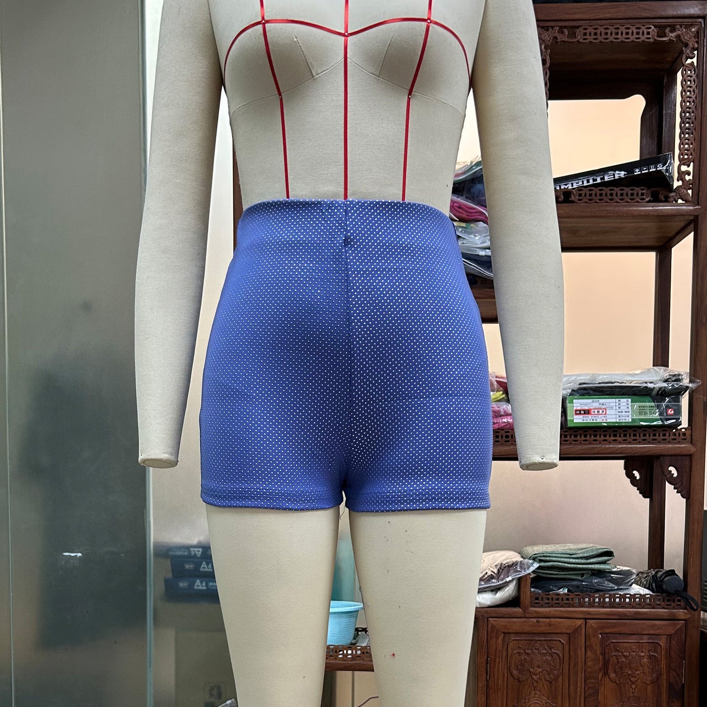 Francesca – Glänzende Shorts für Damen