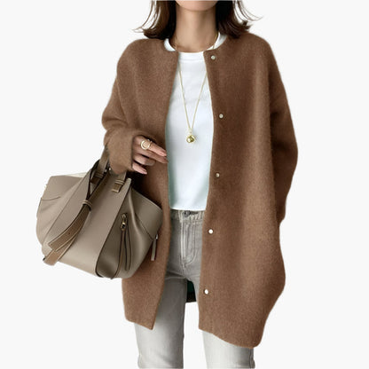 Damen Strickjacke im modernen Oversize-Stil für Alltag und Büro