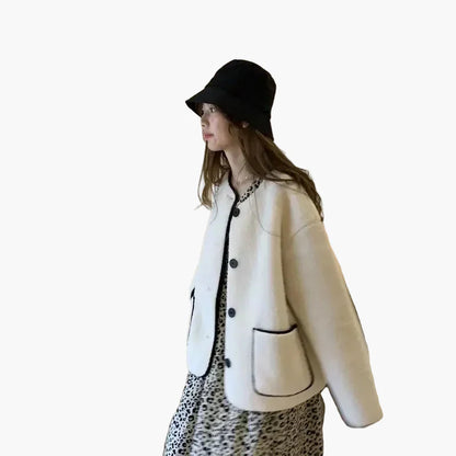 Damen Oversize Teddyjacke mit Knöpfen und großen Taschen – Lässiger Streetstyle für Herbst und Winter