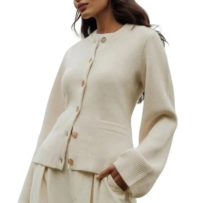 Georgina – Damen Strickjacke mit feinen Ärmeln und Knopfleiste