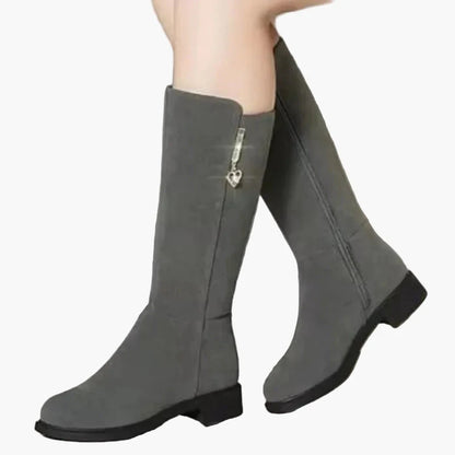 Damen Stiefel mit Herzanhänger – Elegante Kniehohe Winterstiefel für Alltag und Ausgehen