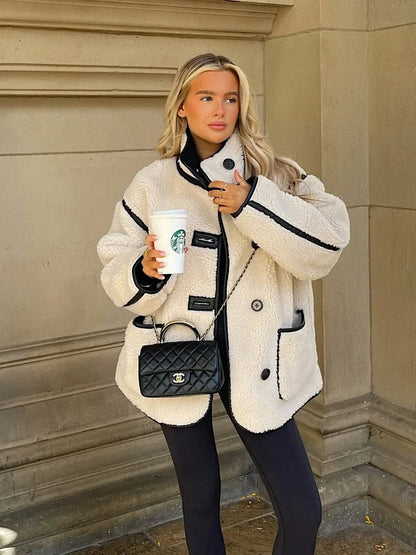 Damen Oversize Teddyjacke mit Kontrastnähten – Modischer Streetstyle Mantel für Herbst und Winter