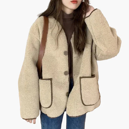 Damen Oversize Teddyjacke mit Knöpfen und großen Taschen – Lässiger Streetstyle für Herbst und Winter